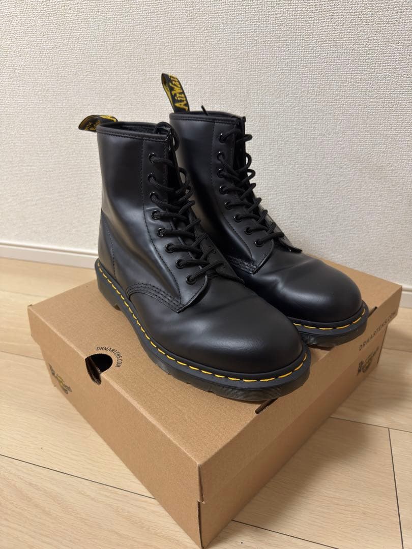 靴 Classic Dr. Martens 8-Eye Boots - Black