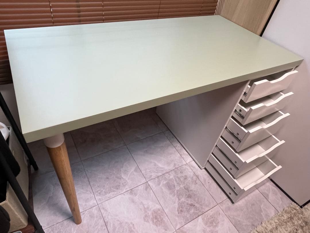 【最終値下げ】廃盤カラー IKEA デスク　ラグカプテン　120×60