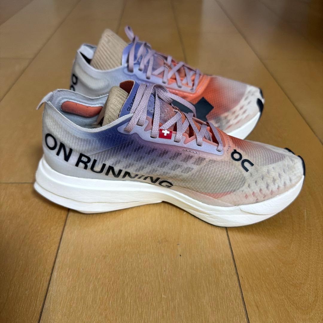 Onクラウドブルームストライク　23センチ 美品