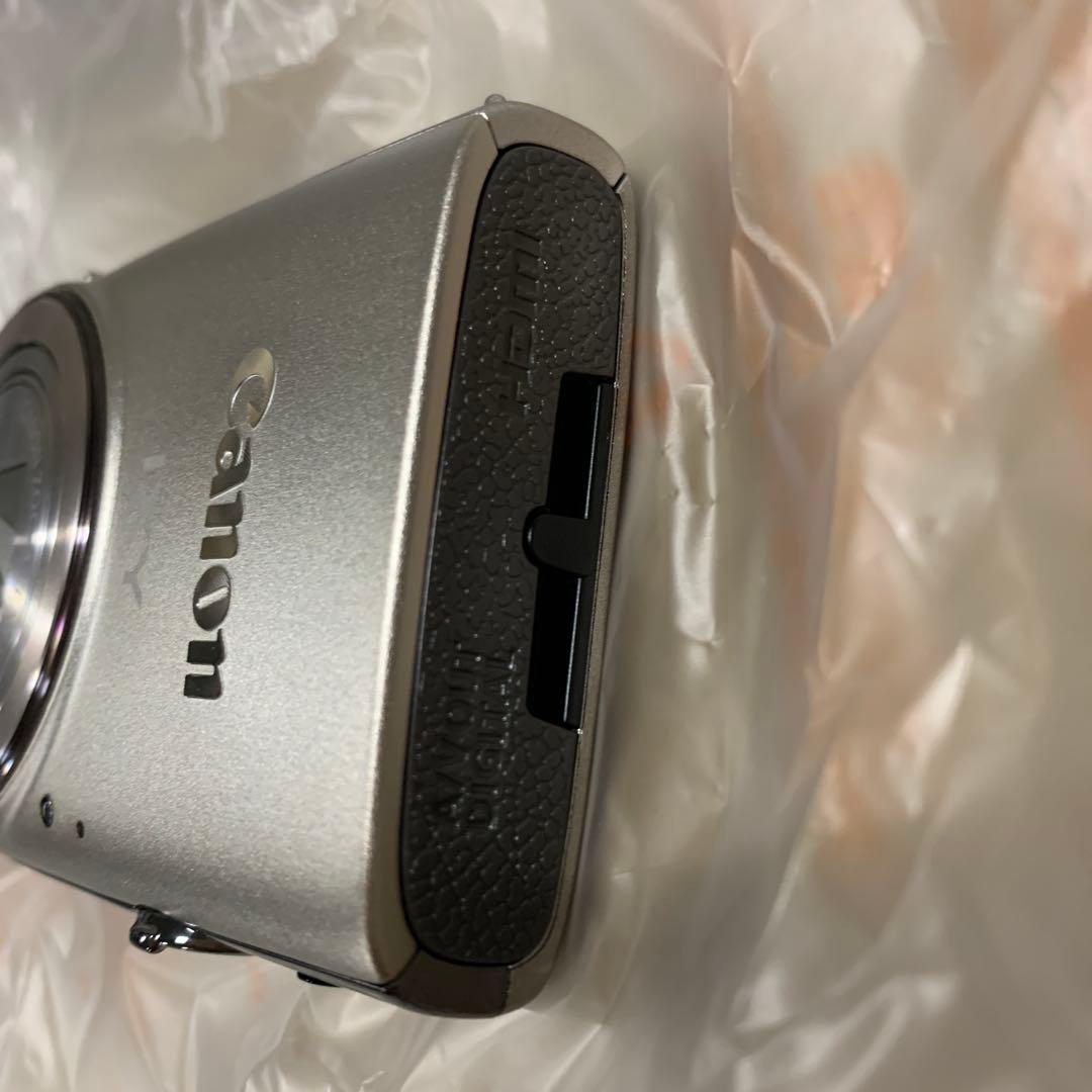 新品　Canon コンパクトデジタルカメラ IXY 650 シルバー 光学12倍