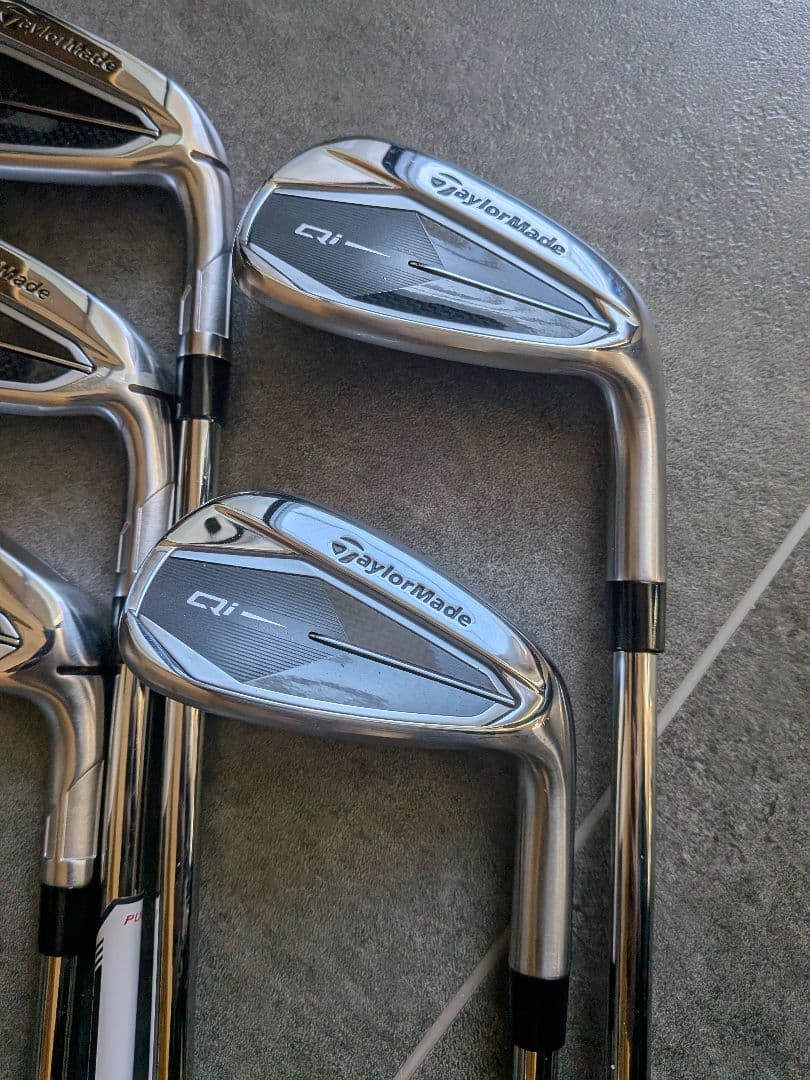 ●ほぼ新品　ラウンド未使用●Qi アイアンセットPW-6 5本i フレックスS