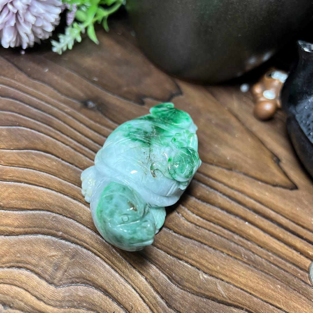 本翡翠　大きい縁起が良い亀親子置き物