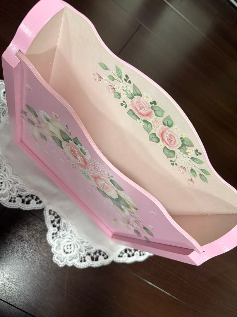 トールペイント作品　ピンクの薔薇とリボン柄　木製収納ボックス