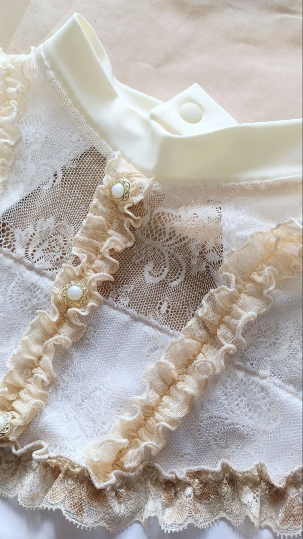 Ｓ～Ｍ／アイボリーフリルレースで贅沢エレガント。ロココ調宮廷ドレス娘役レオタード