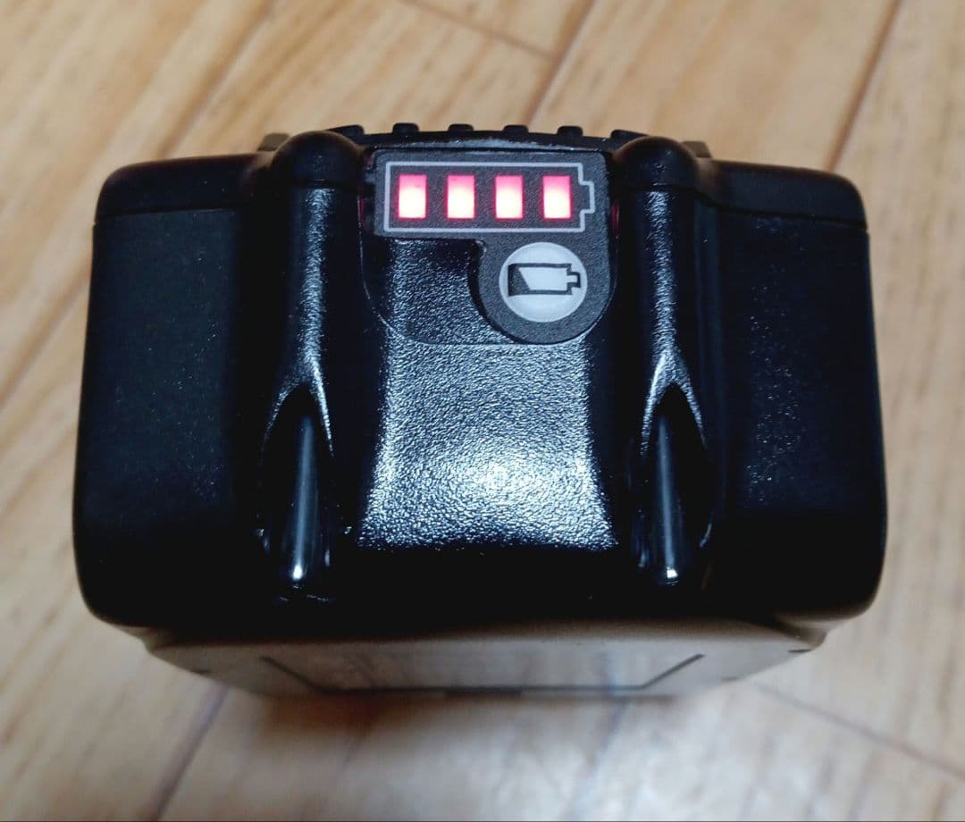 マキタ18V充電式クリーナーCL281FD サイクロン、バッテリー、充電器付