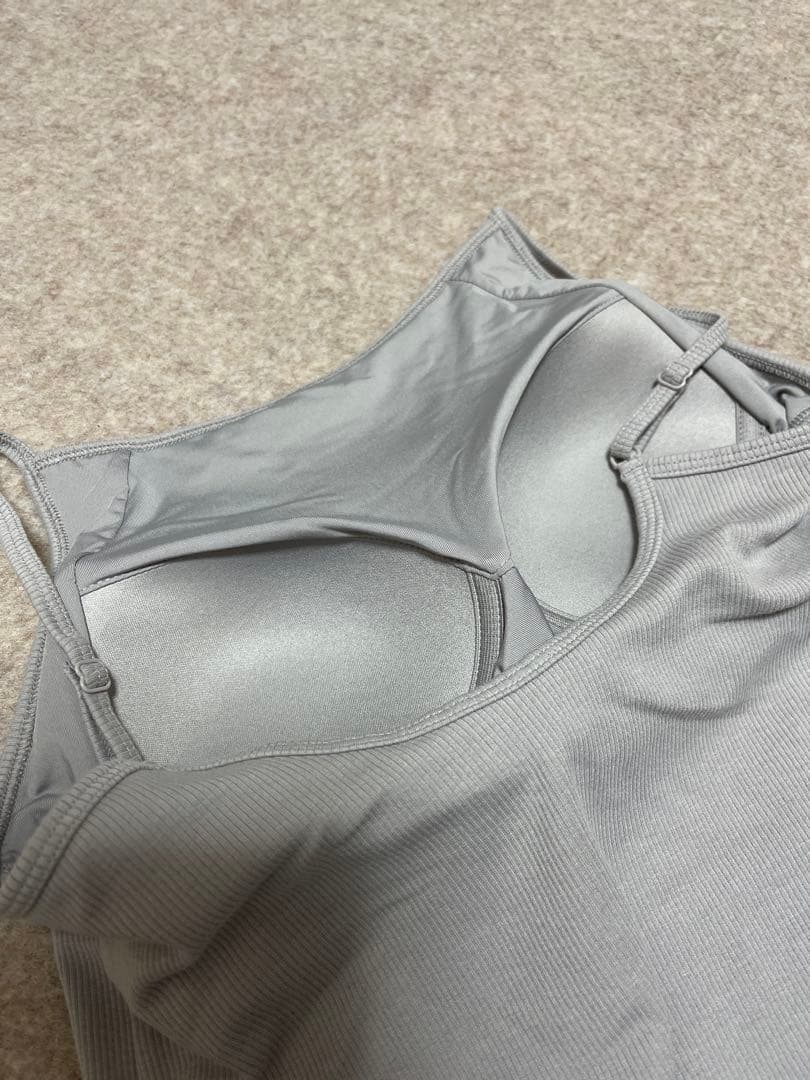 UNIQLOエアリズムブラトップ