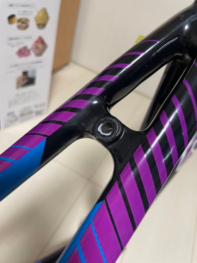 チネリ　ストラトファスター　カーボンフレーム　Sサイズ