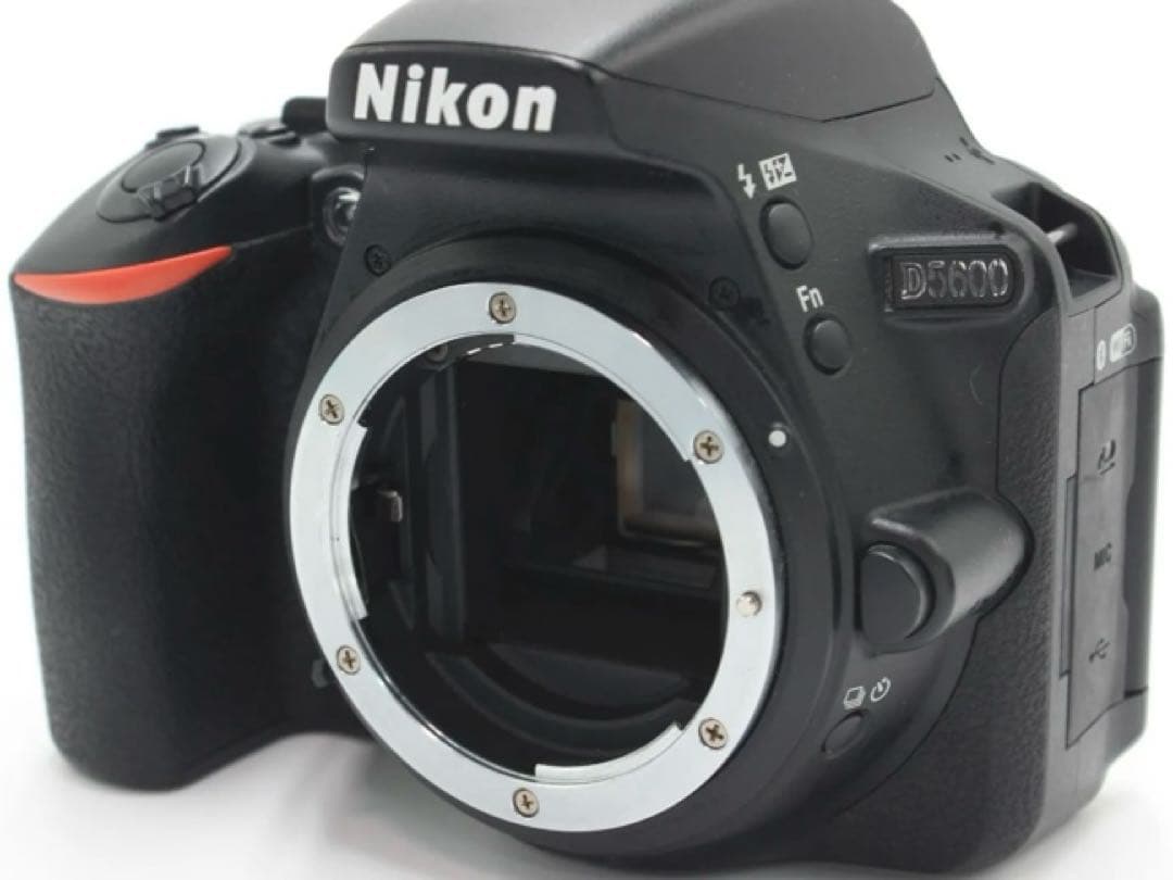 Nikon D5600 デジタルカメラ 本体
