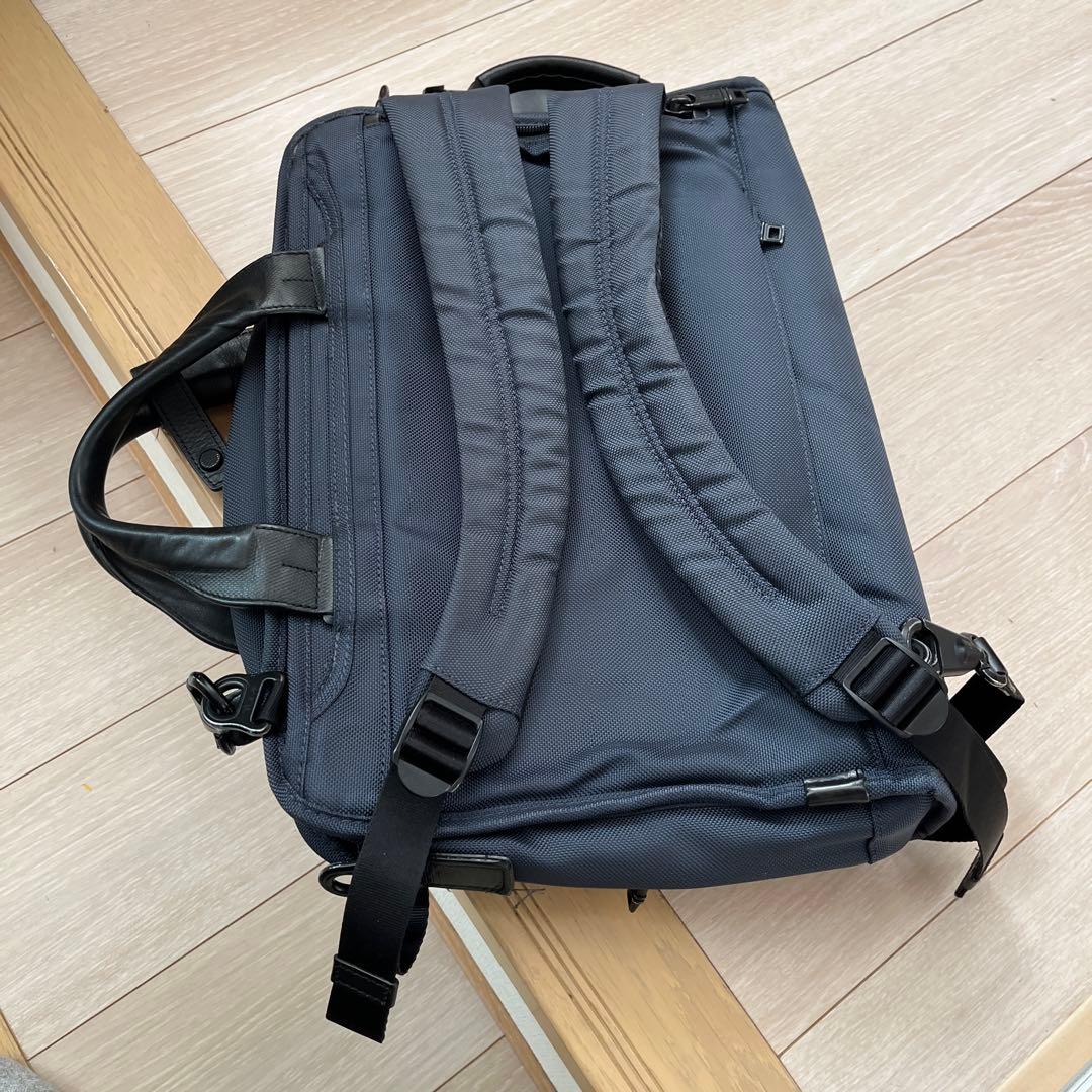 TUMI ネイビー ビジネスバッグ 3仕切り