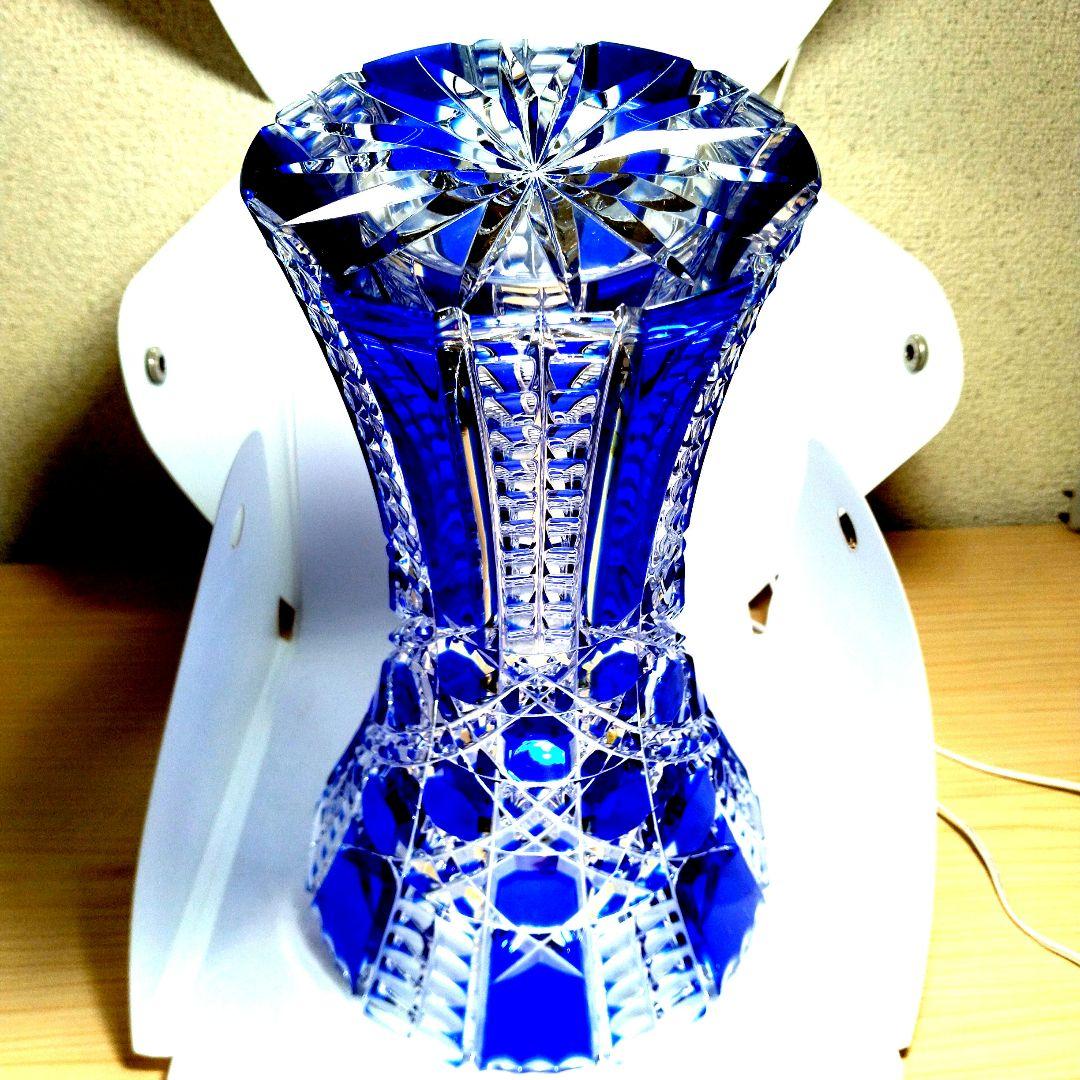 新品カガミクリスタル江戸切子青色被せガラスクリスタルカット花瓶花器薩摩切子