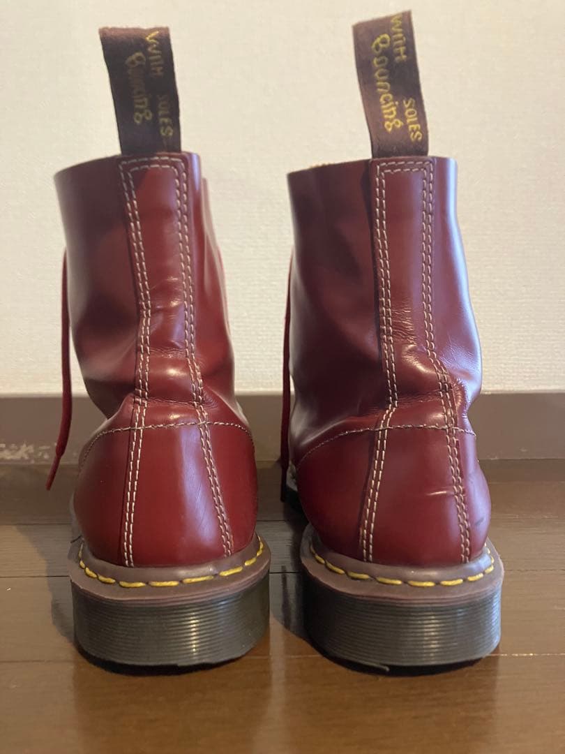 イギリス製　ドクターマーチン　8ホール　チェリーレッド