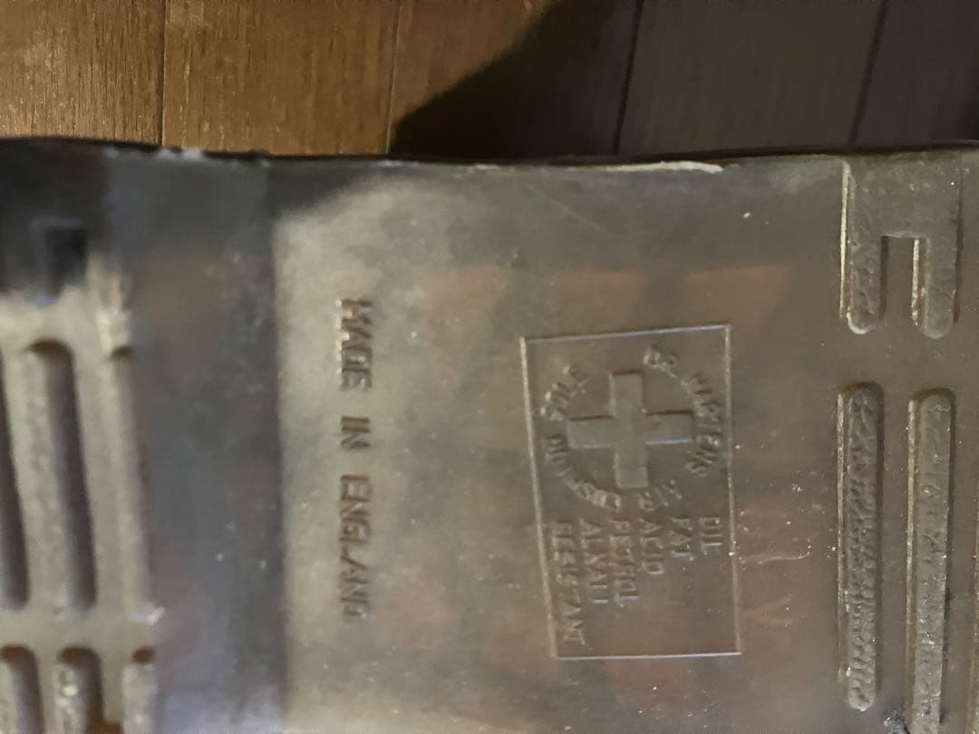 イギリス製　ドクターマーチン　8ホール　チェリーレッド