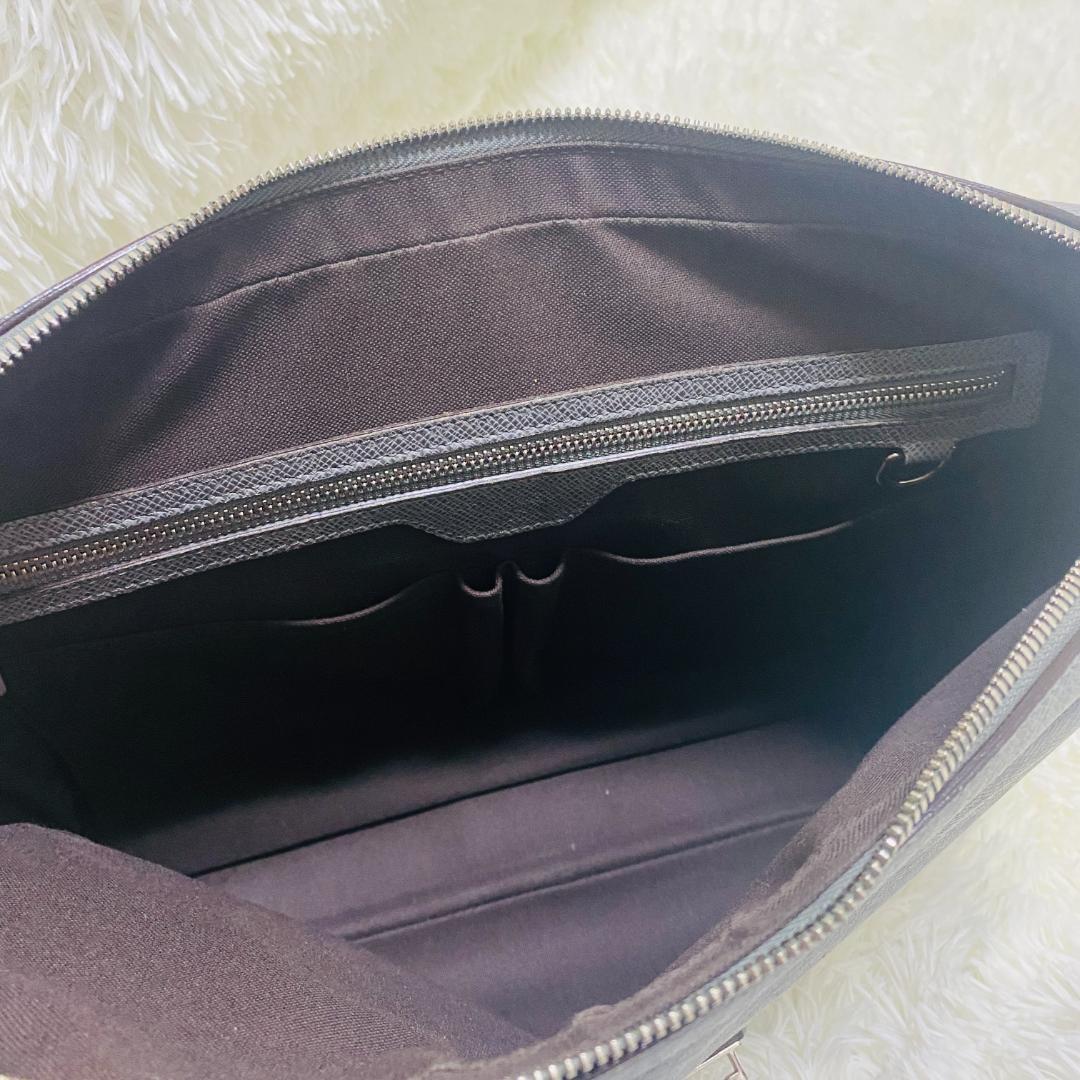 LOUIS VUITTON ビジネスバッグ タイガ グレー　ヴァシリ レザー