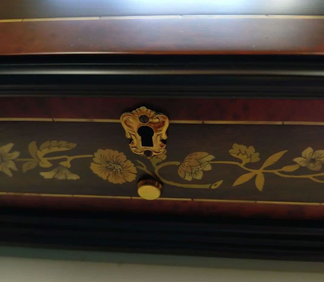 REUGE MUSIC 花のデザインのオルゴール