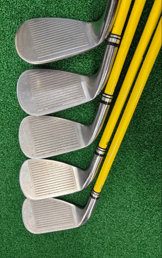 ゼクシオ8アイアンセット