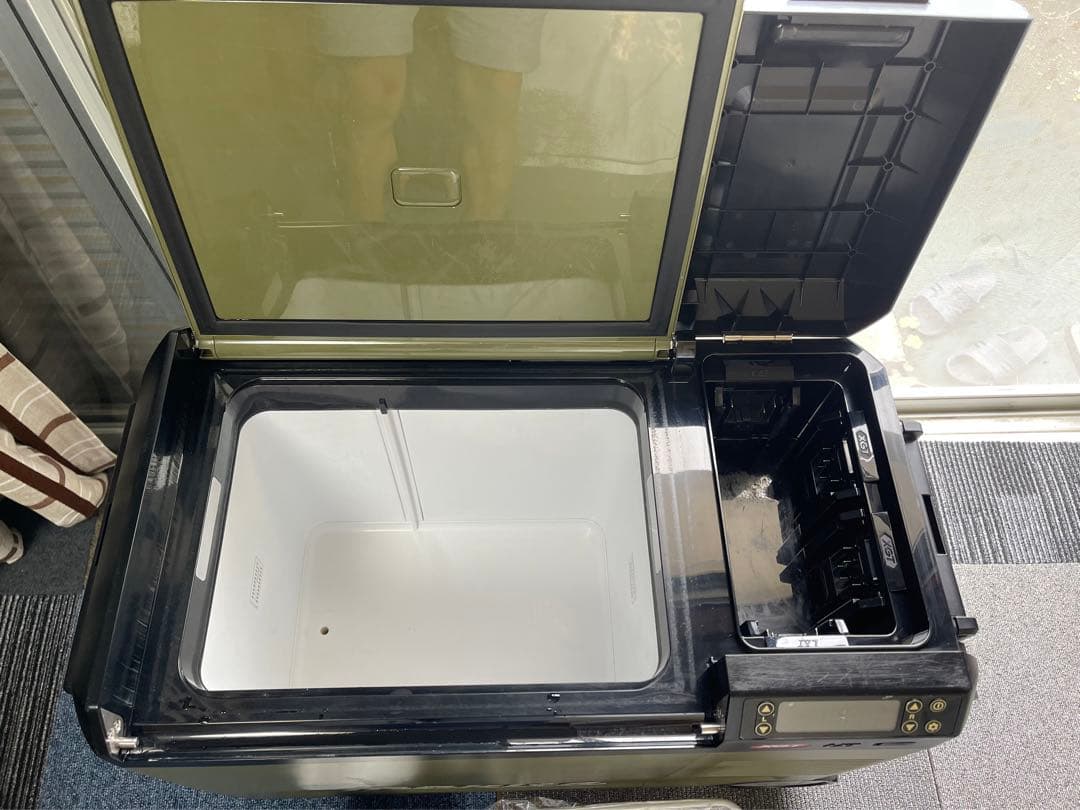 Makita 充電式保冷庫 CW004G 29L