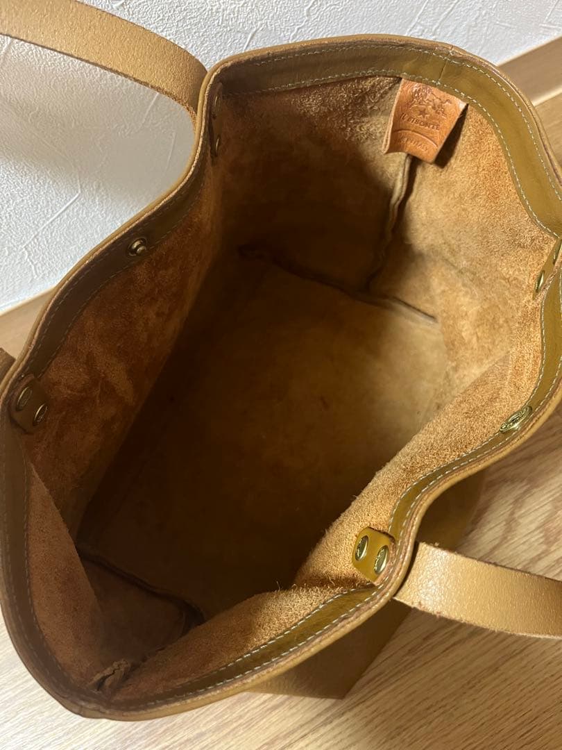 ブラウンレザートートバッグ