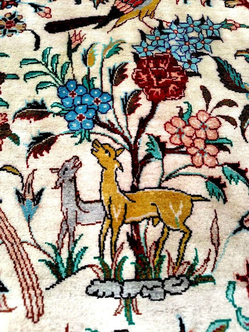 【窓からの眺めは】ペルシャ絨毯　シルク　宮殿　青空　クリスタル　シルク手織り