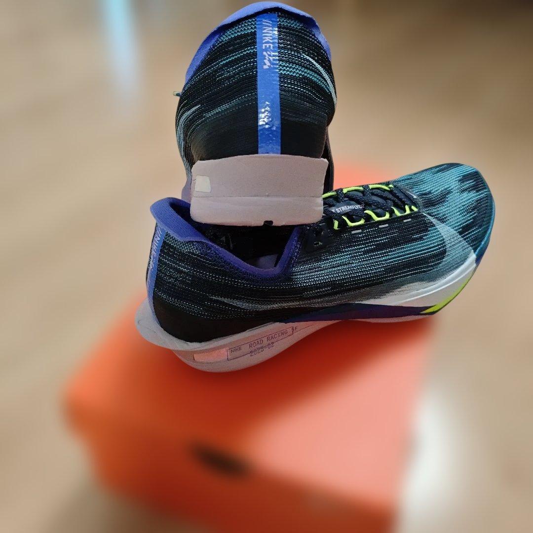 NIKE　Zoomx streakfly2 27.5 ストリークフライ 2