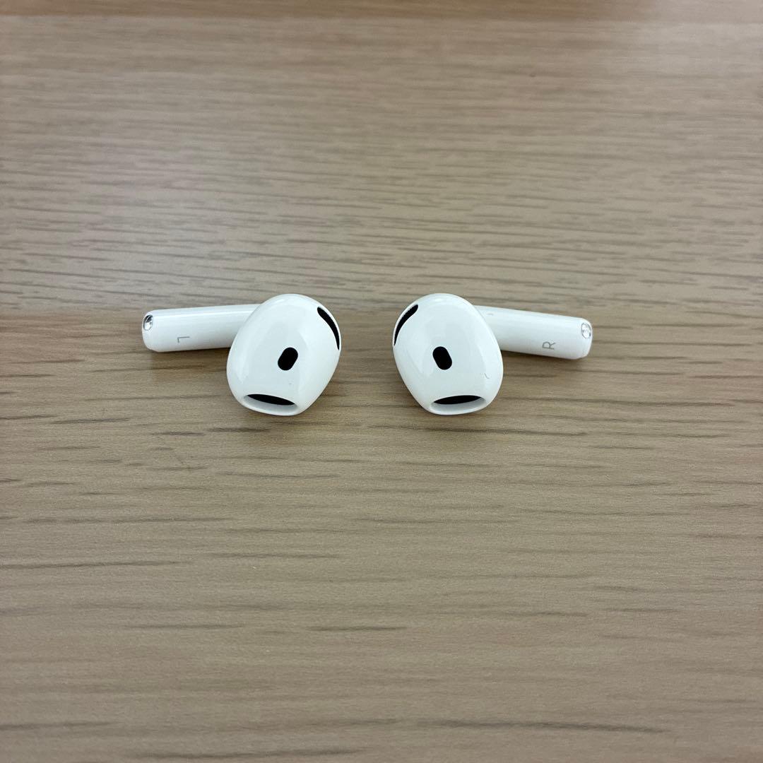 Airpods4 ANC アクティブノイズキャンセリング機能搭載　関連グッズ付き