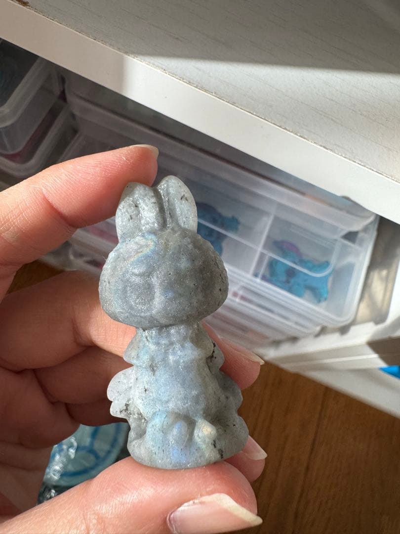 天然石 ラブブ カービング