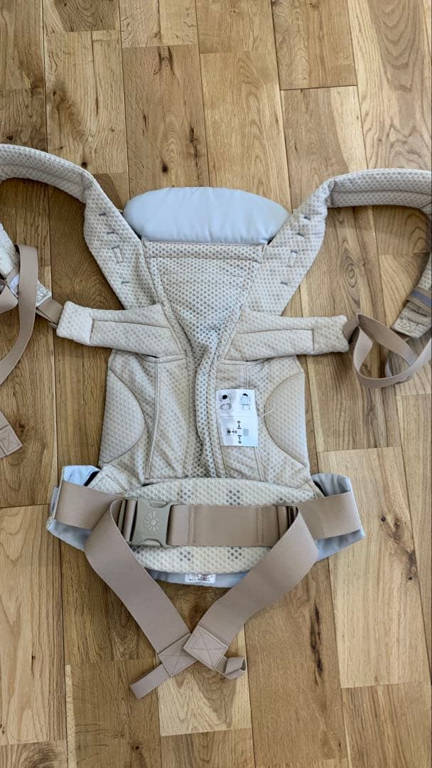 エルゴベビーOMNI Breeze (オムニブリーズ) サンドベージュ抱っこ紐