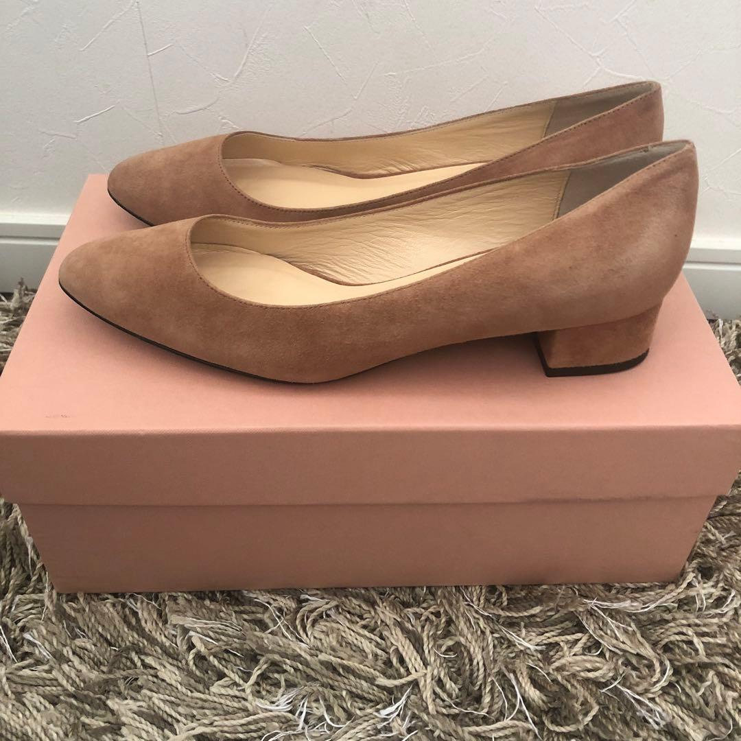 【新品未使用】ファビオルスコーニ　ベージュ スエード パンプス 36