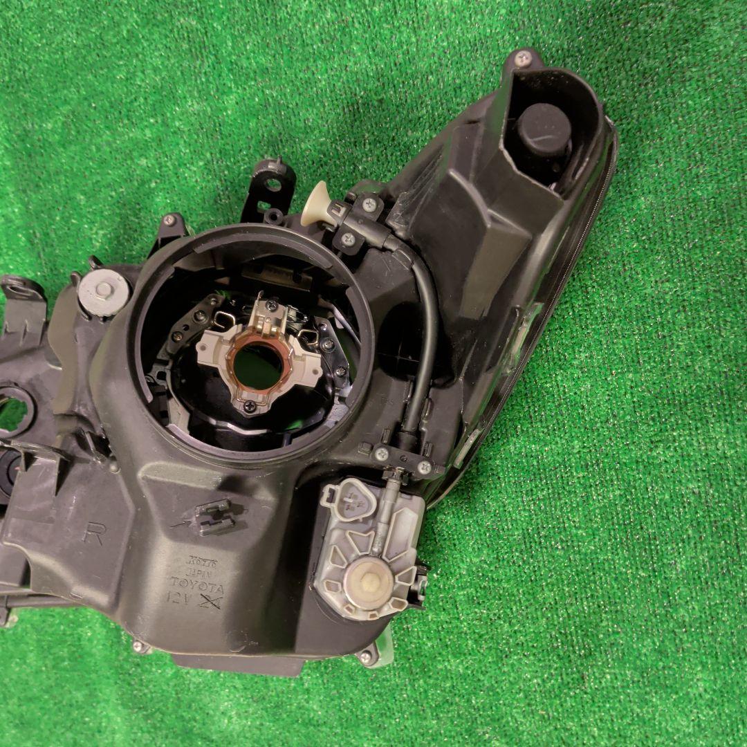 TOYOTA クラウン 右ヘッドライトユニット