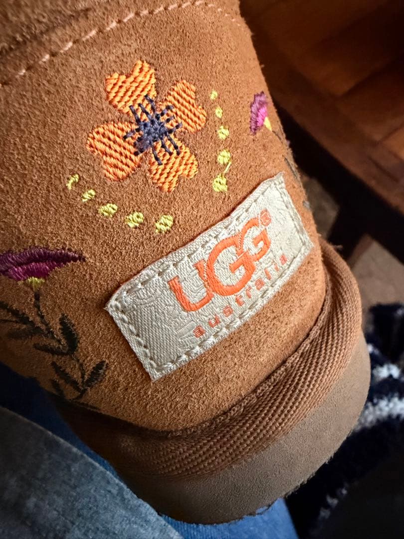 りん様　Hawaii限定✨UGG✨Juliette Floral✨刺繍入
