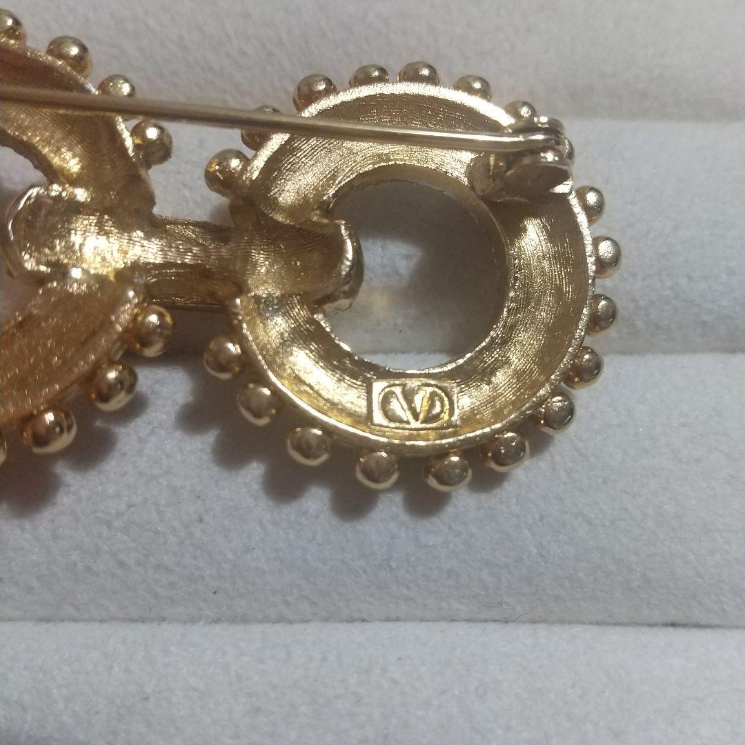 ヴァレンティノブローチ　アンティーク　ヴィンテージ　ピンバッジ　レトロ　古着