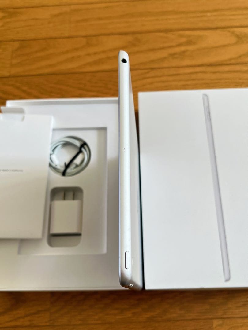 Apple iPad 第9世代 シルバー 256GB 10.2インチ Wi-Fi