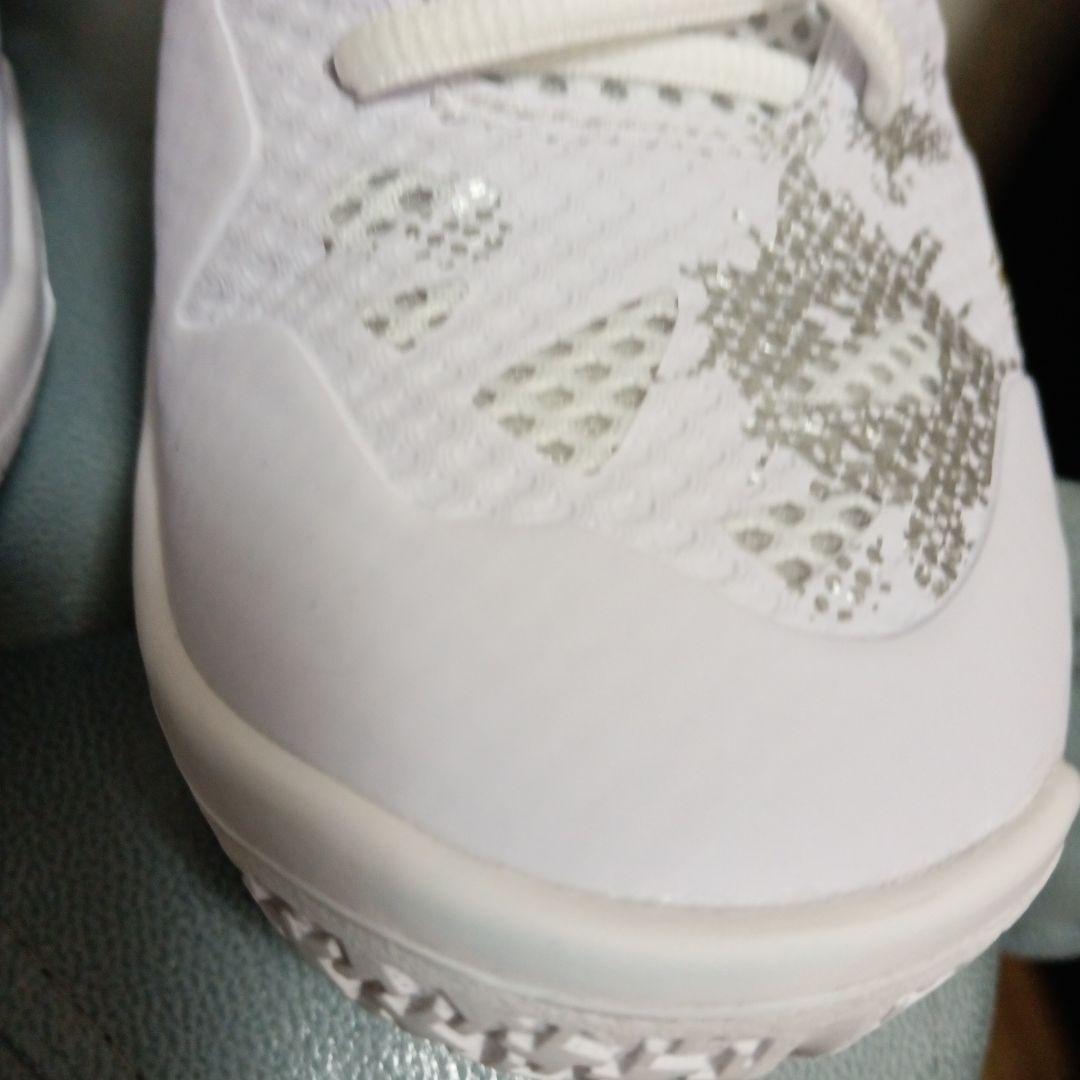 YONEXパワークッション バドミントンシューズ ホワイト２４㌢