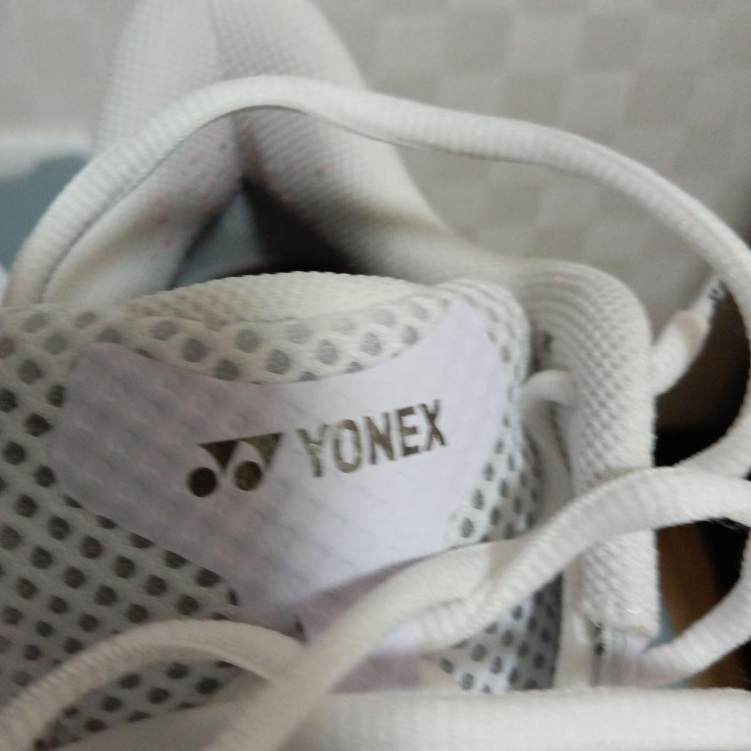 YONEXパワークッション バドミントンシューズ ホワイト２４㌢