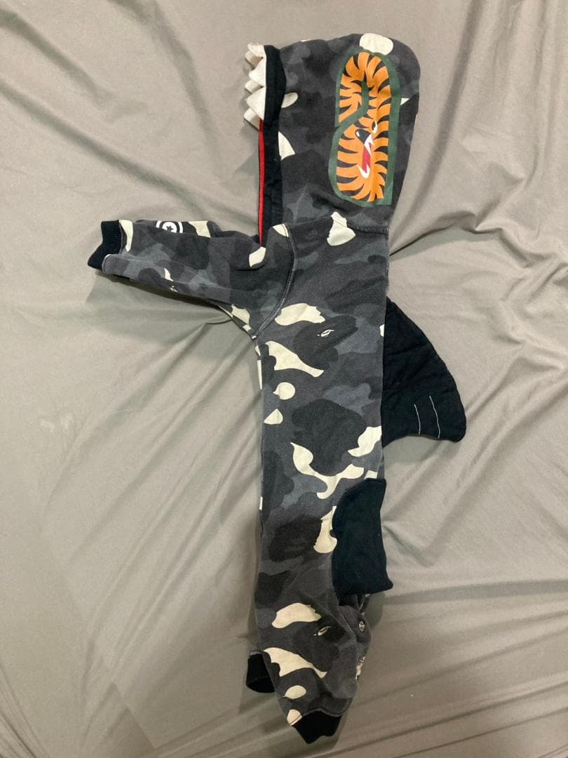 BAPE KIDS ロンパース シャーク 厚手 サイズ70