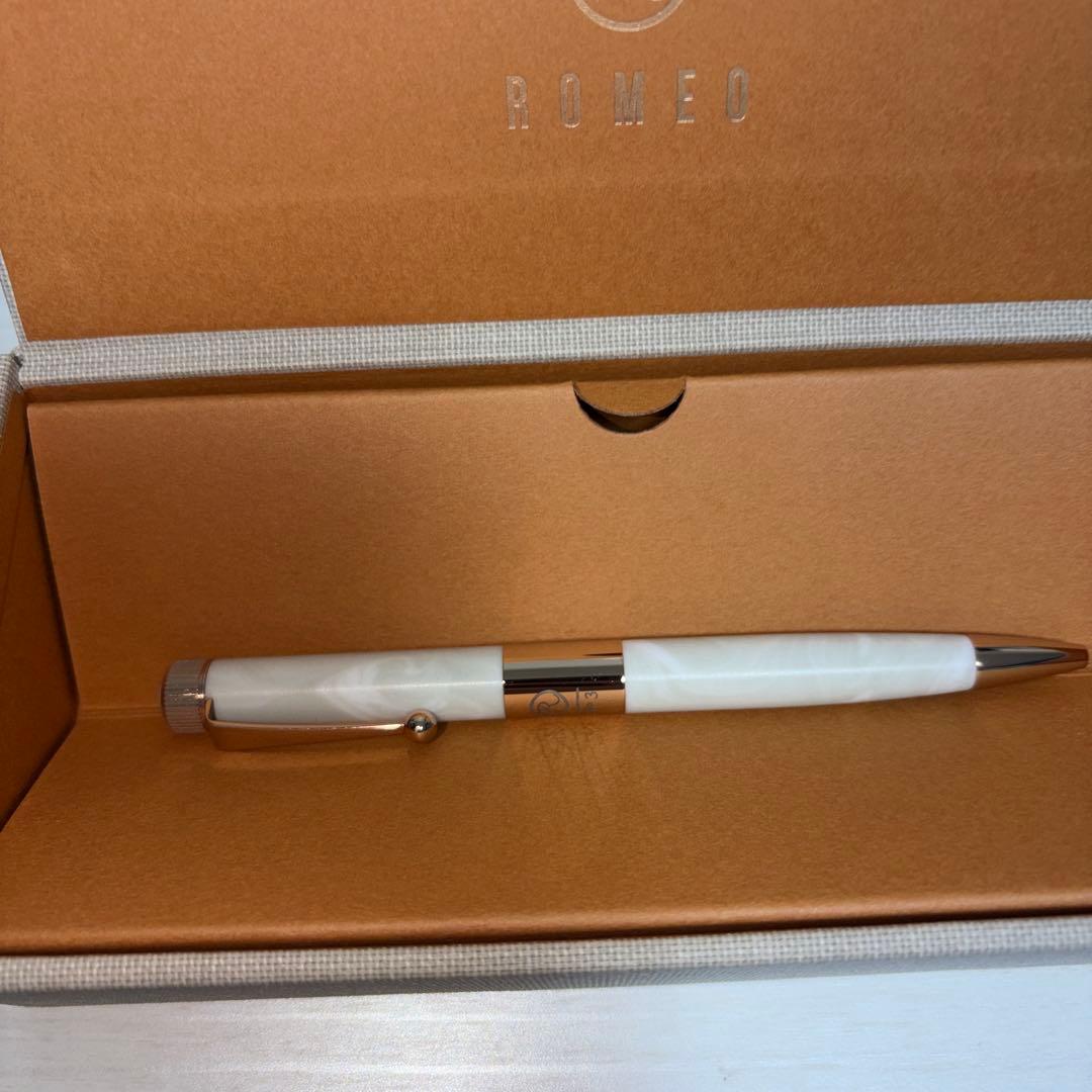 伊東屋 ROMEO No.3 白雲石 細軸 ボールペン