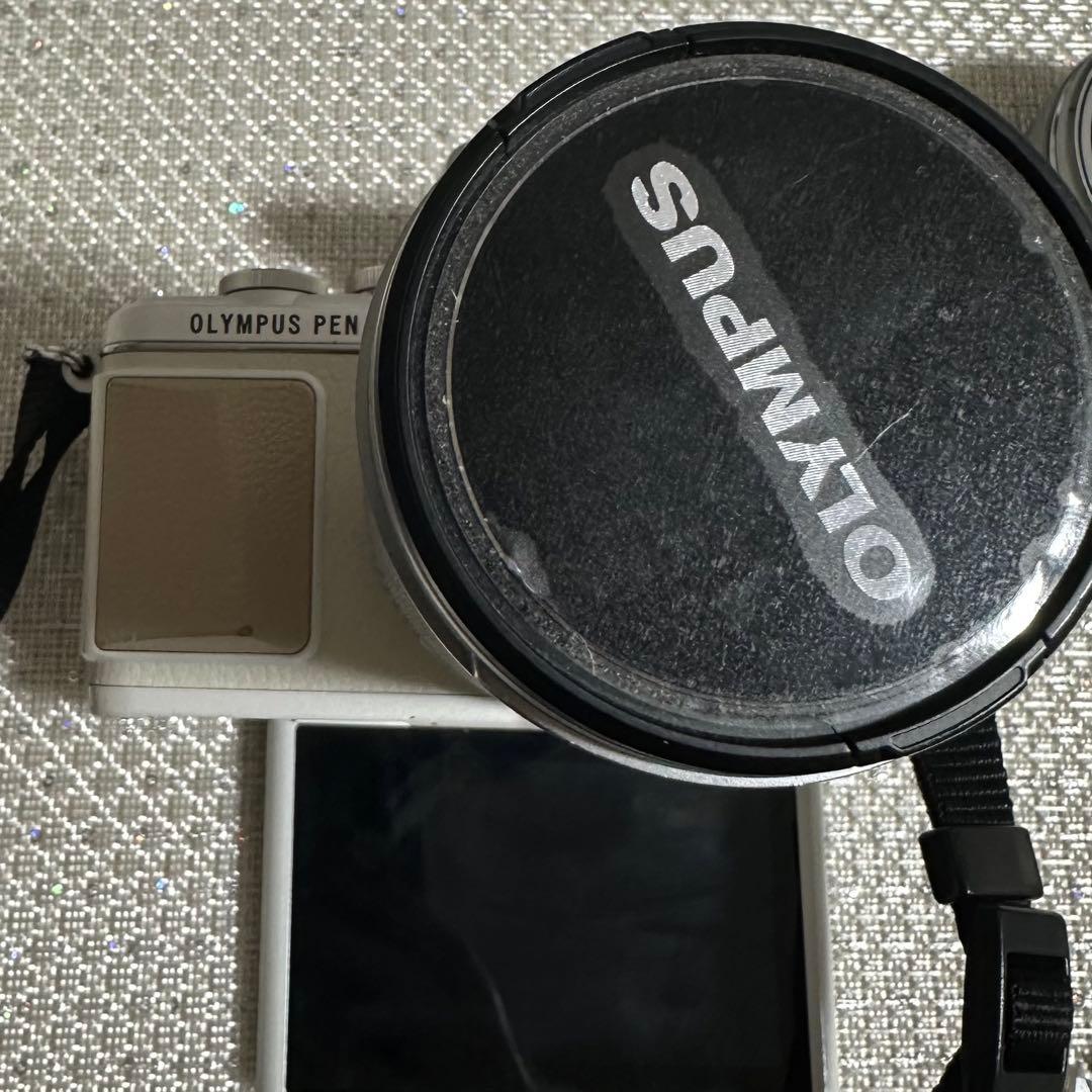 Olympus PEN ミラーレスカメラ ホワイト　画像のもの　レンズ付き