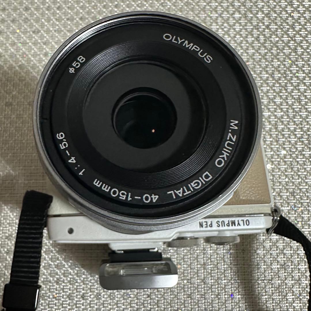 Olympus PEN ミラーレスカメラ ホワイト　画像のもの　レンズ付き