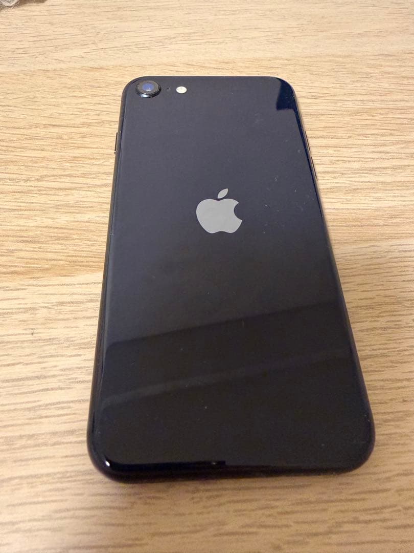 Apple iPhone SE 第3世代ブラック 本体