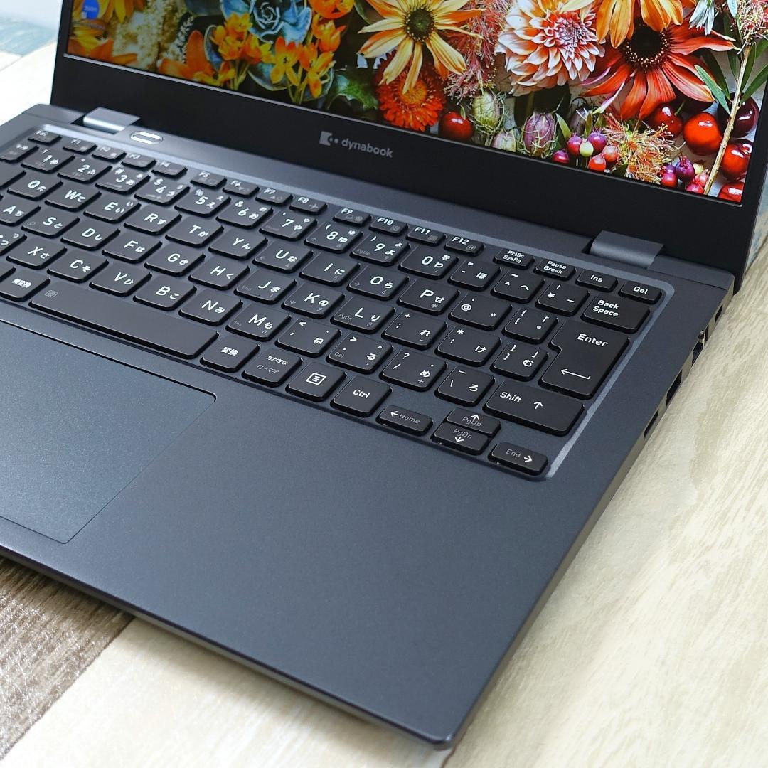 最新モデルと同じデザインで美品の超軽量神速モバイル✨第１１世代コアｉ７✨フルＨＤ