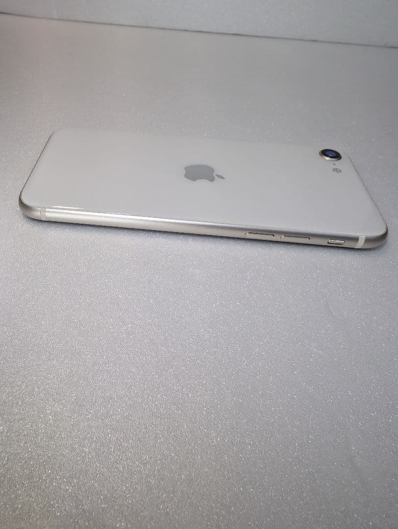 iphoneSE3 第3世代　64GB　スターライト　管理番号16897