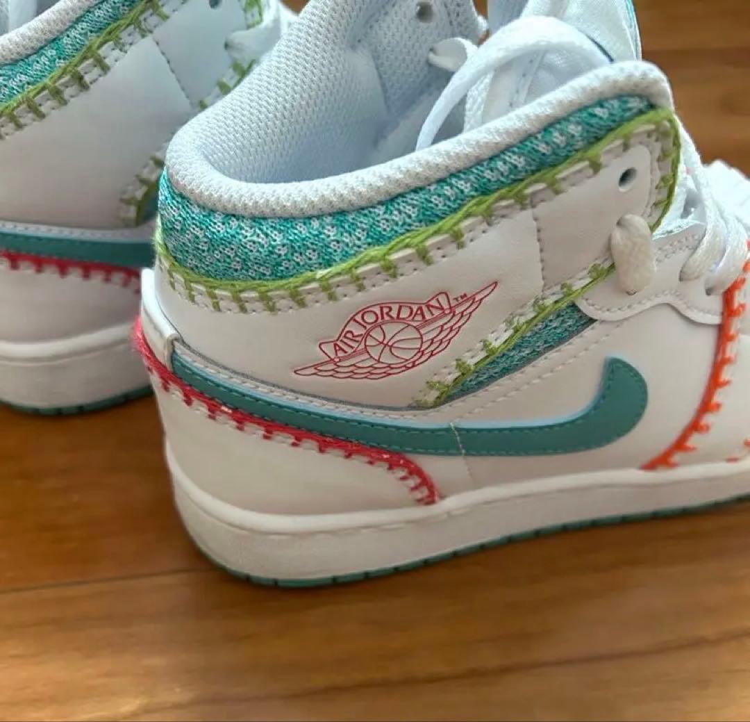 NIKE Air Jordan 1 Mid ホワイト/ターコイズ / オレンジ