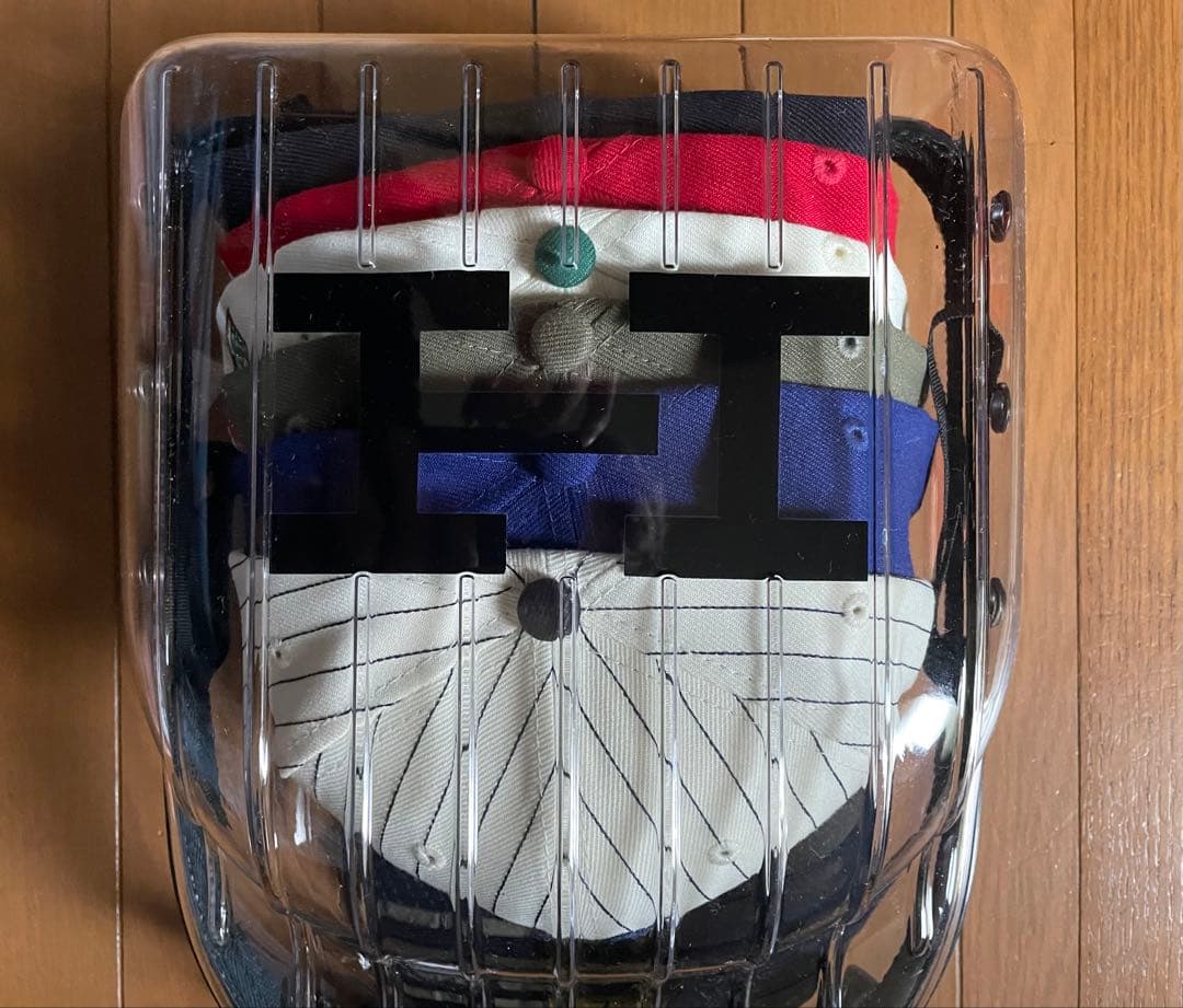 【海外限定超レア品】海外限定CAP CLEAR CARRIES（6個収納可）