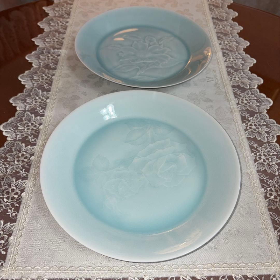 人間国宝　塚本快示　快山　青白磁バラ花紋　山茶花　深皿　飾り皿2枚セット　未使用