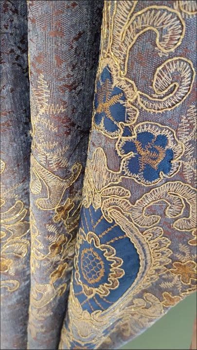 4）106番-刺繍入れ高級カーテン 紺色