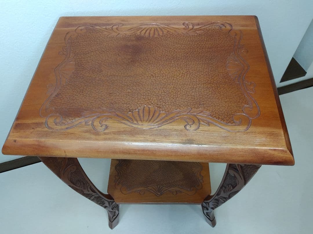 イギリス アンティーク サイドテーブル 飾り台 花台 家具 彫刻装飾