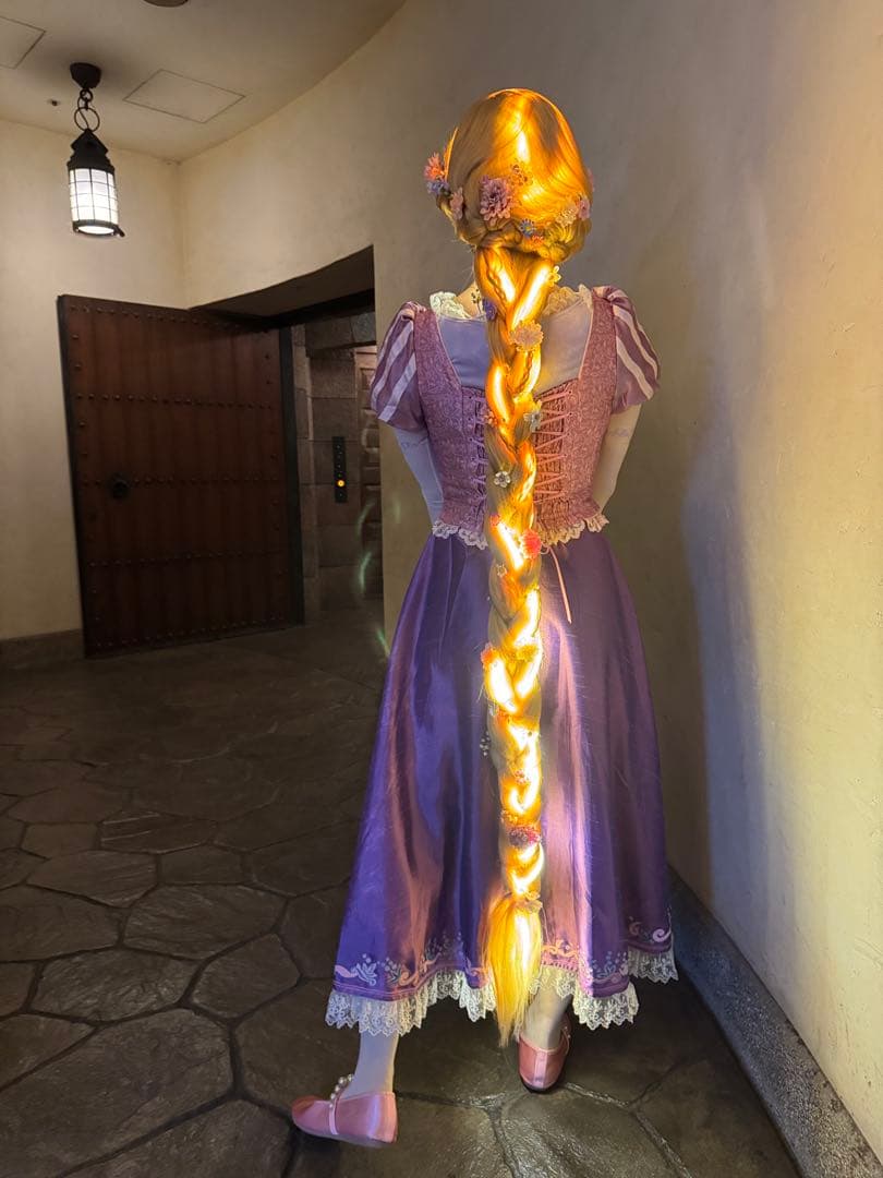 年末限定値下げ！ラプンツェル風ウィッグ/軽量・950g/光るウィッグ