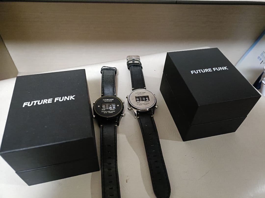 FUTURE FUNK デジタル腕時計 2点セット