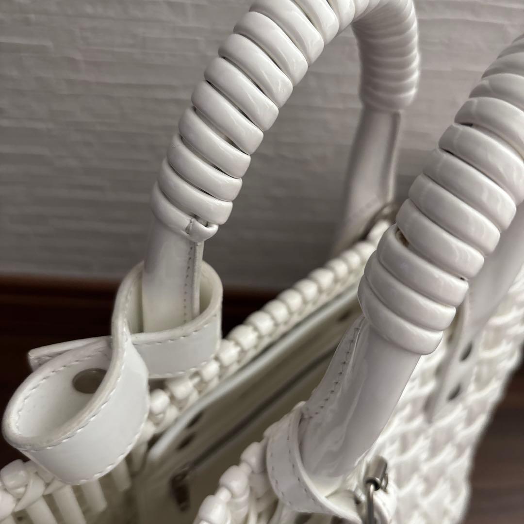 BALENCIAGA ホワイト かごバッグ