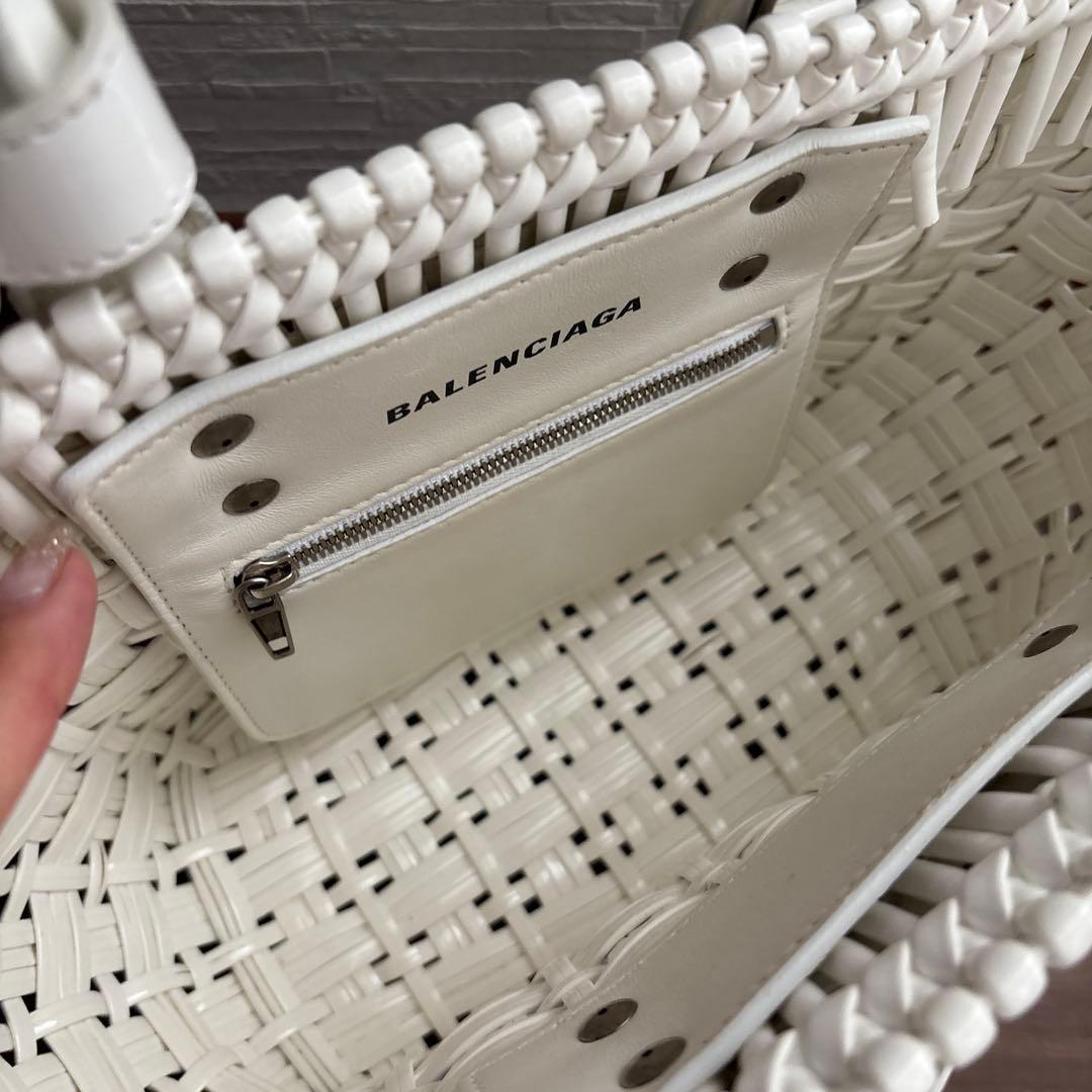 BALENCIAGA ホワイト かごバッグ