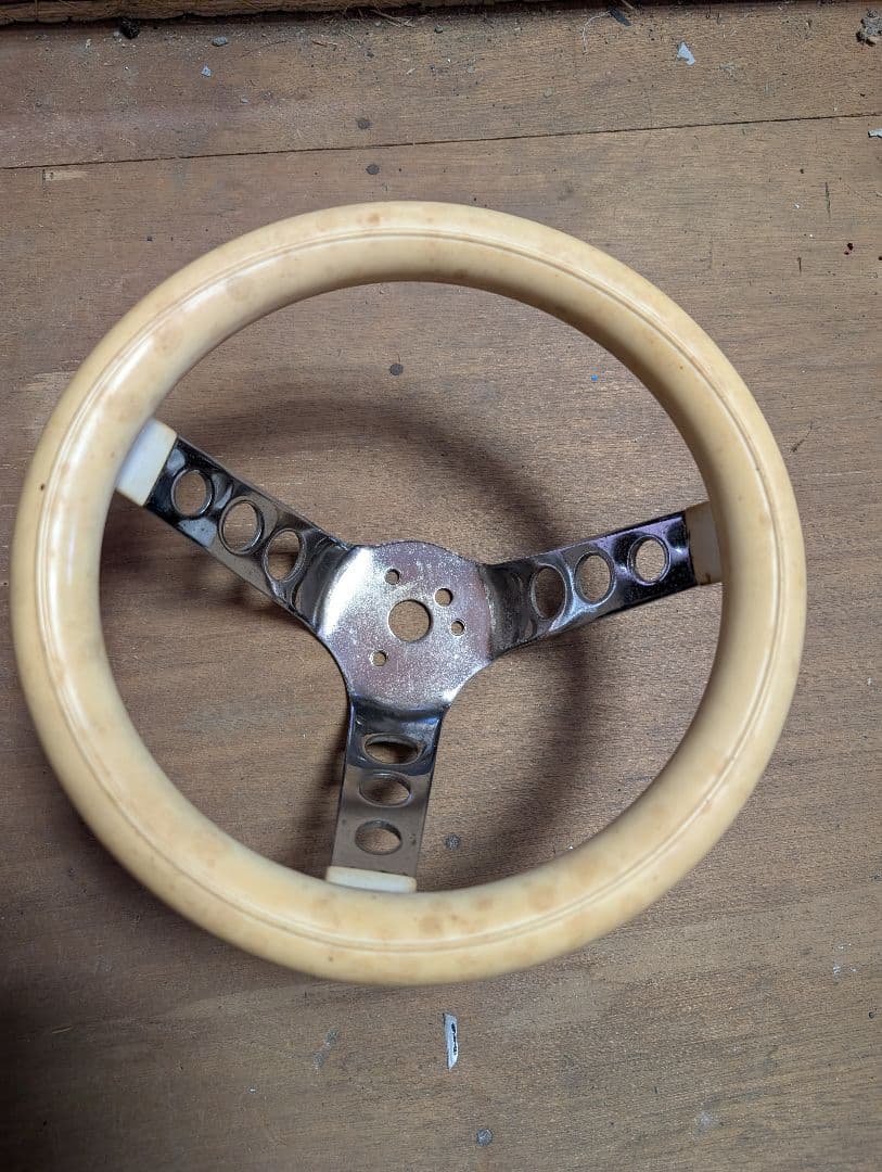 当時物ムーンアイズ グランツ 白ステアリング 10インチ
